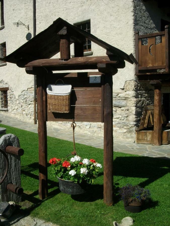 Le Petit Chateau De Vetan Cir 0023 Saint-Pierre Exterior foto